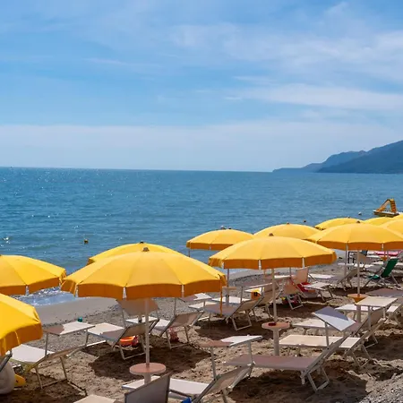 מלון Eden Park Cilento 3*