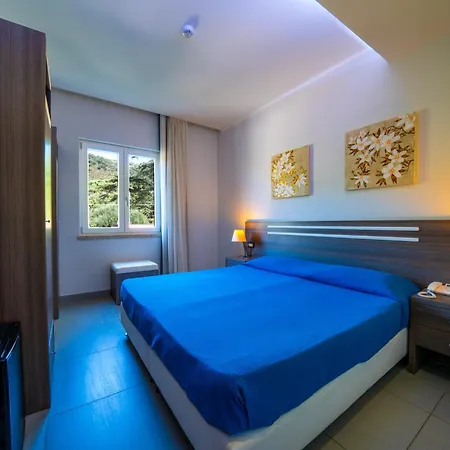 Eden Park Cilento ホテル 3*